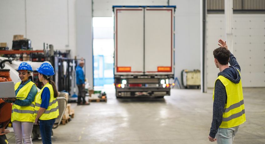 Cara Memilih Aplikasi Trucking yang Tepat
