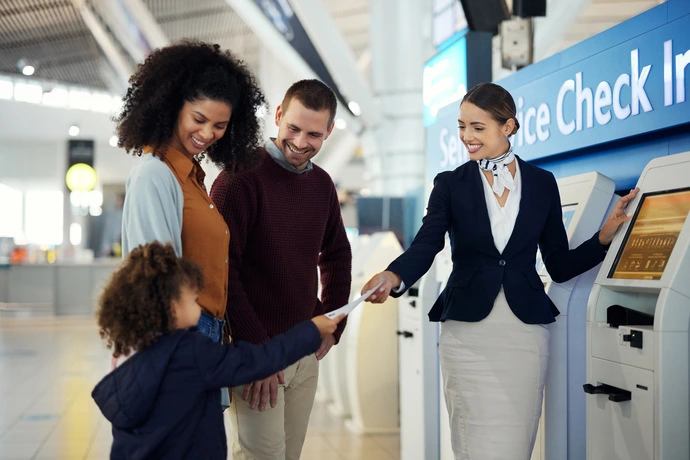 Penerapan visitor management system dapat dilihat melalui industri seperti edukasi dan retail.