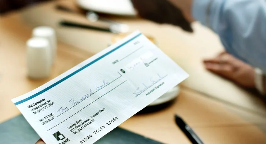 Manfaat Outstanding Check