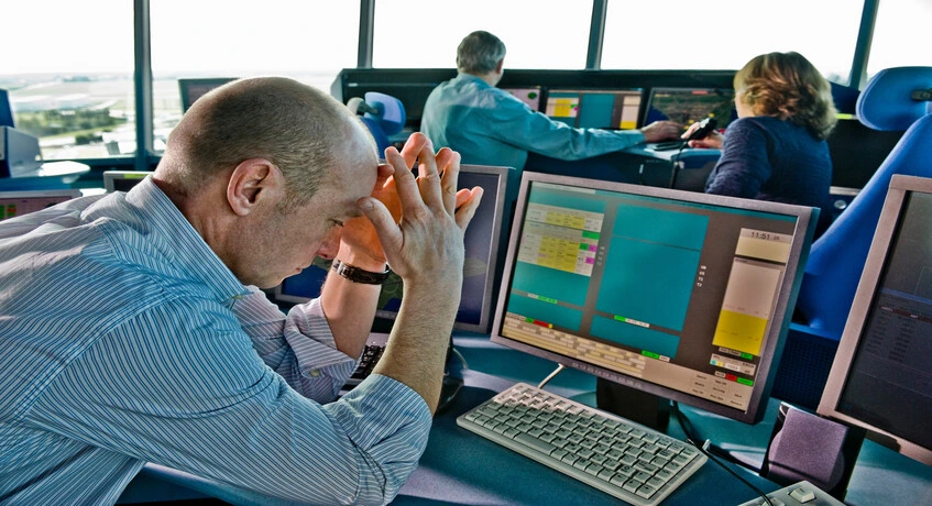 Downtime bisa disebabkan oleh kesalahan manusi saat pengoperasian sistem