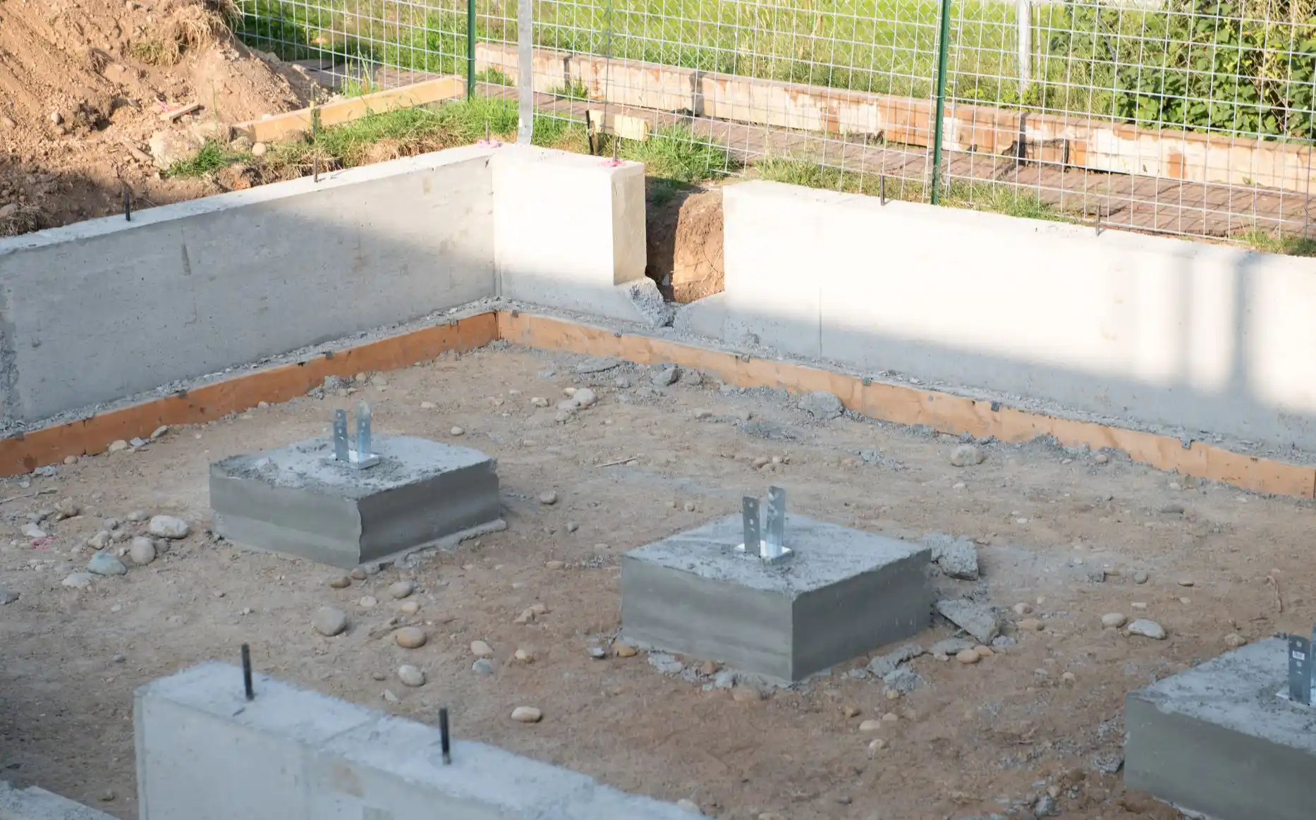 Strip Foundation: Meaning and Advantages
